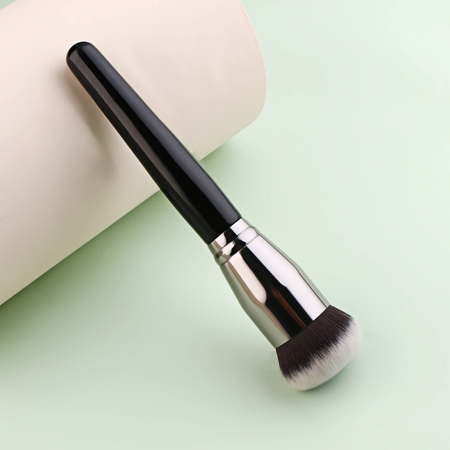 แปรงรองพื้นสีดำ แปรงแต่งหน้ารอ - Beauty Queen Makeup บทวิจารณ์และราคา