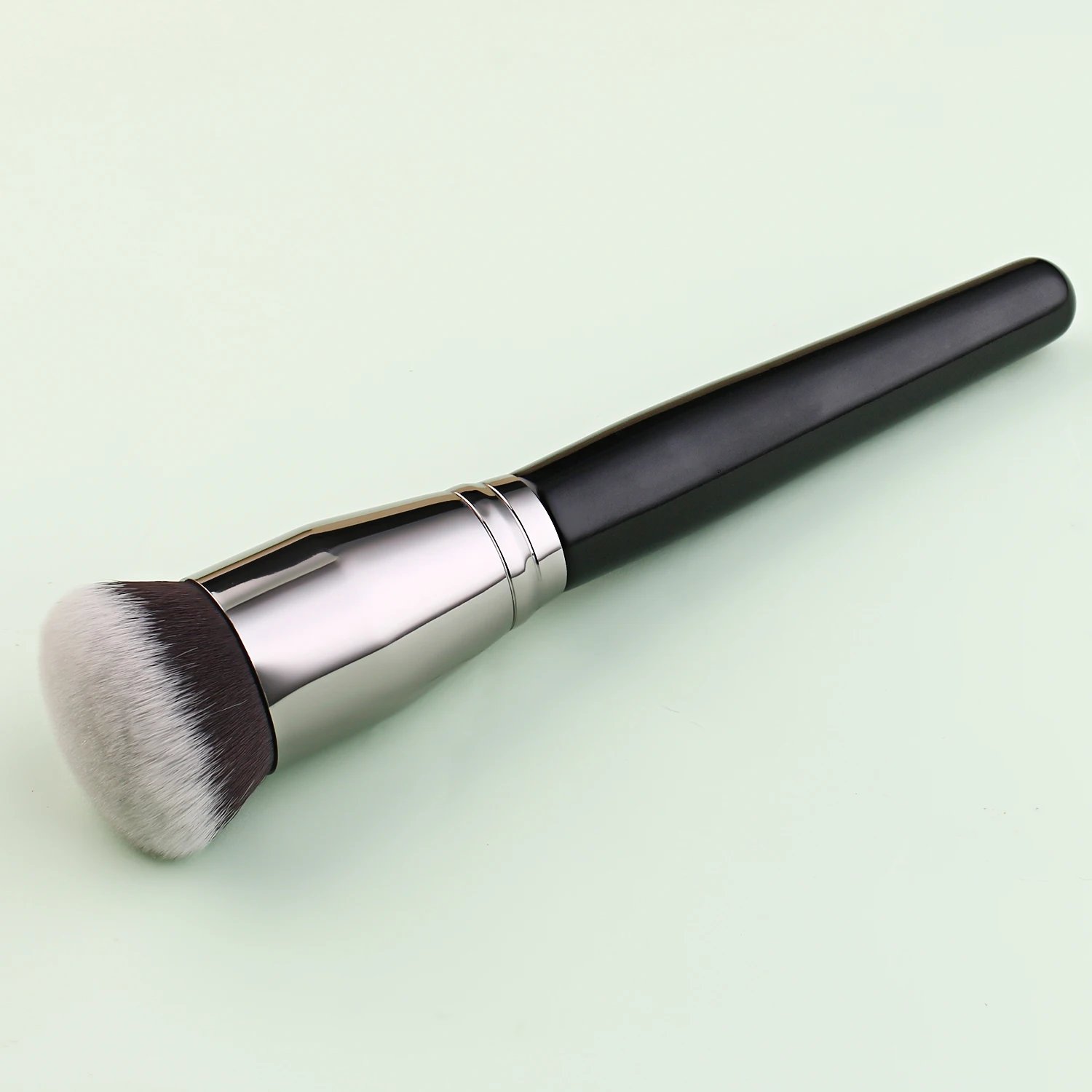 แปรงรองพื้นสีดำ แปรงแต่งหน้ารอ - Beauty Queen Makeup บทวิจารณ์และราคา