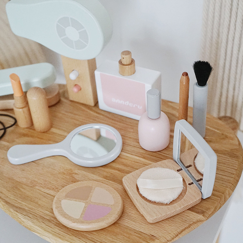 ชุดของเล่นแต่งหน้าจำลองไม้สำหร - Beauty Makeup Game บทวิจารณ์และราคา