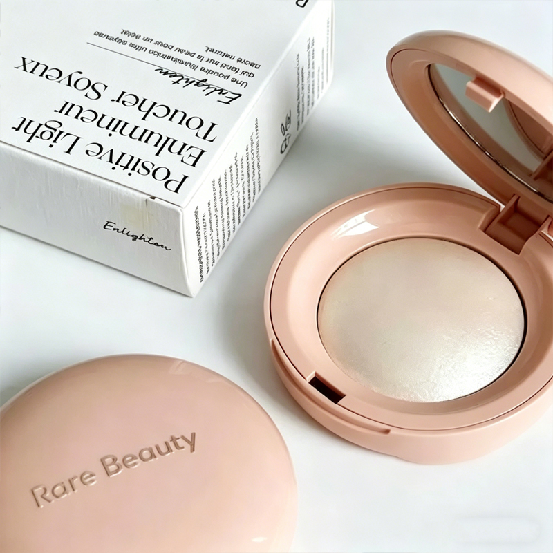 บลัชออนเนื้อครีมเปลี่ยนเป็นแป้ - Rare Beauty Makeup Highlighter บทวิจารณ์และราคา